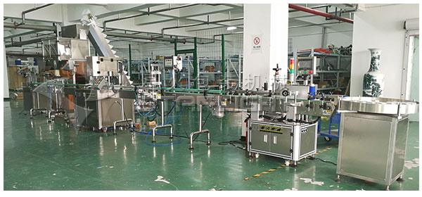   大型雞精全自動灌裝機(jī)械設(shè)備
